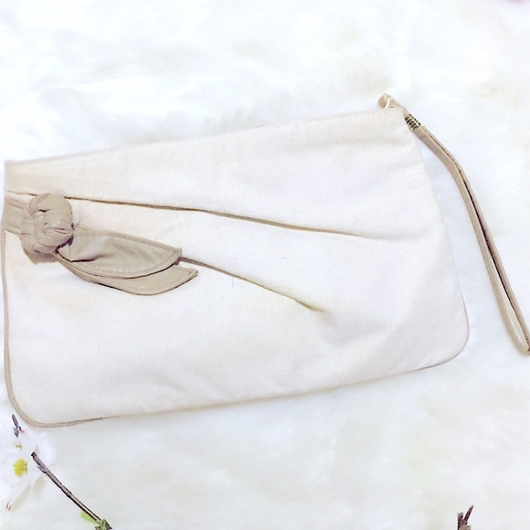 Lovely Vintage Zipper Wristlet Pouch w/Bow Detail - Picture 6 of 15